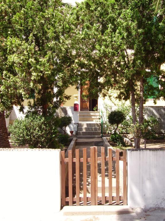 Вілла Residenza Via Roma 3 Ла-Маддалена Номер фото